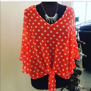 POKA DOT LACE BLOUSE SIZE MEDIUM 🌺🌸
